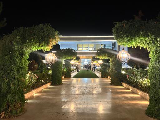 عکس تالار پذیرایی آوین