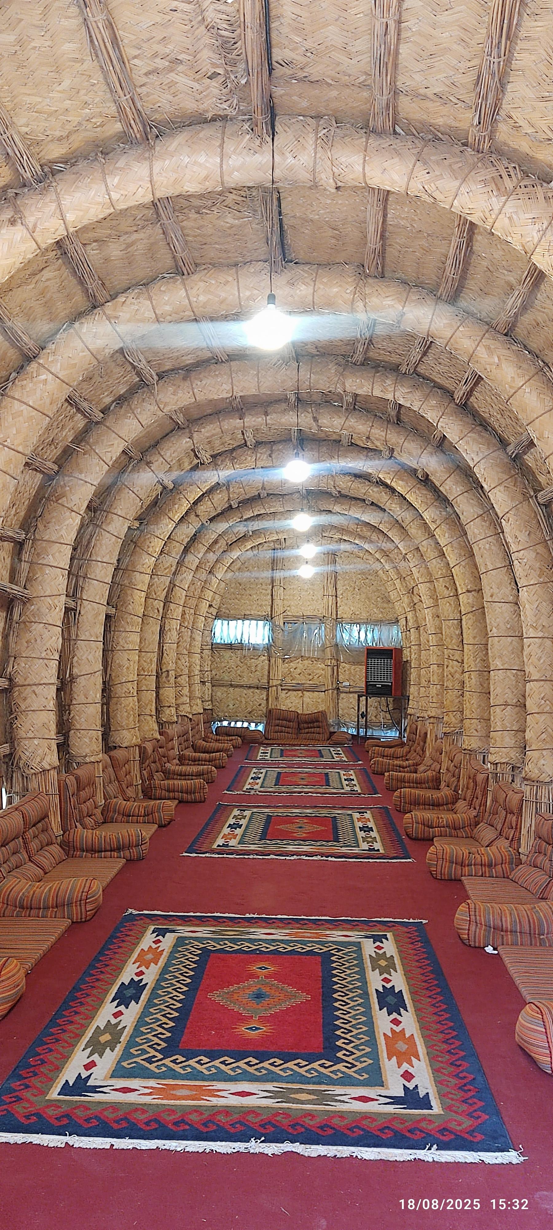 عکس رستوران دهکده اقوام
