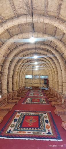 عکس رستوران دهکده اقوام