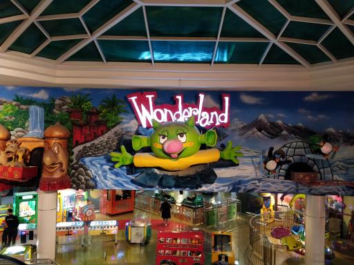 عکس شهربازی سرزمین عجایب