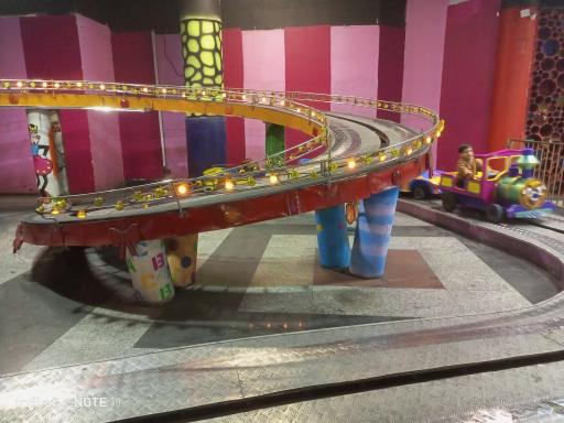 عکس شهربازی سرزمین عجایب