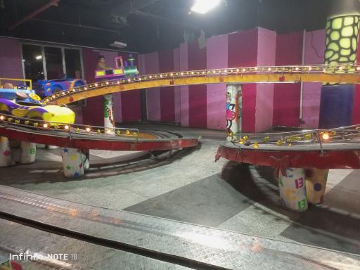 عکس شهربازی سرزمین عجایب