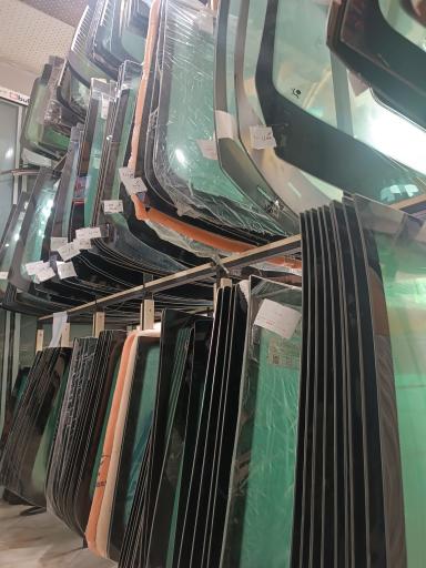 عکس شیشه اتومبیل ذوالفقاری