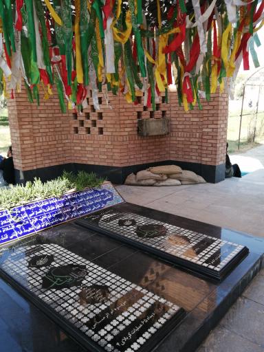 عکس یادمان شهدای گمنام دانشگاه آزاد واحد تهران شرق