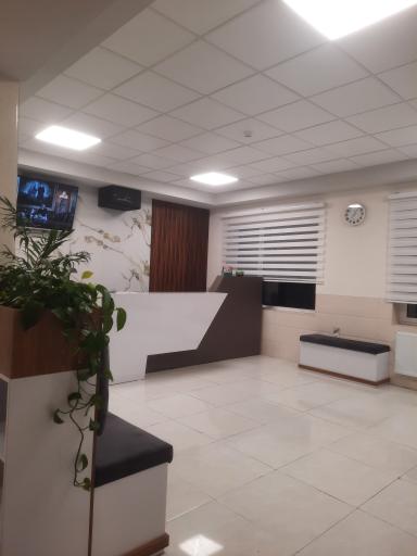 عکس کلینیک تخصصی عدل