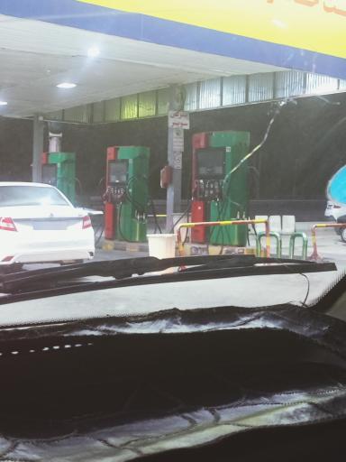 عکس پمپ بنزین ولنجک