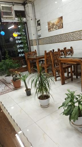 عکس کبابی رستوران جوانه 