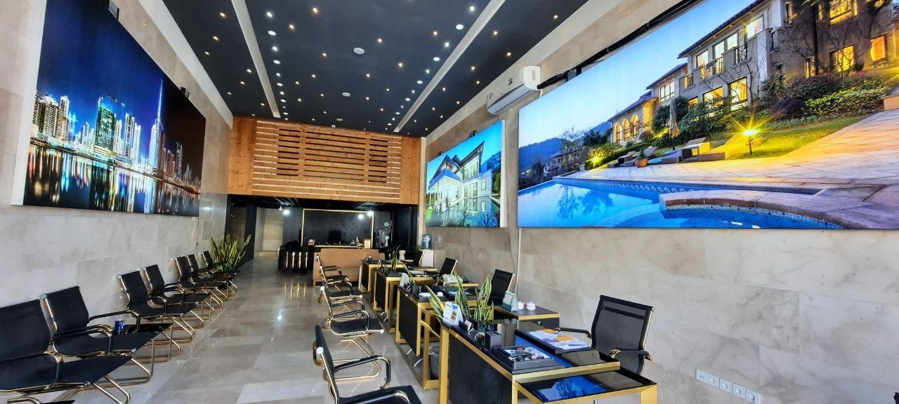 عکس مشاورین املاک هفت