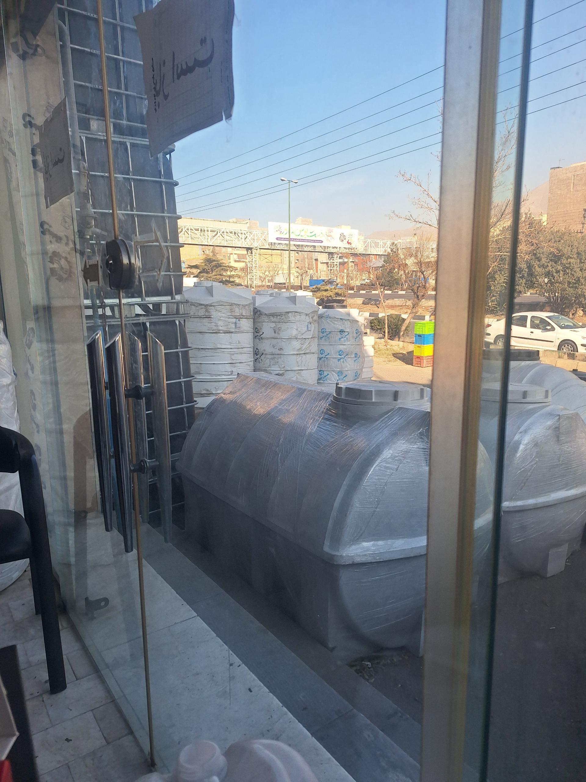 عکس فروشگاه آریا پلیمر