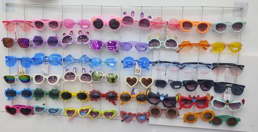 عکس کیف و کفش بچگانه رنگین کمون