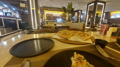 عکس کافه رستوران خورشید خانوم