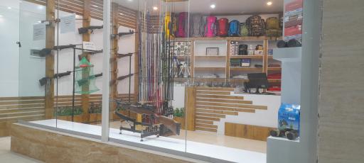 عکس فروشگاه لوازم شکار و ماهیگیری حرفه ای