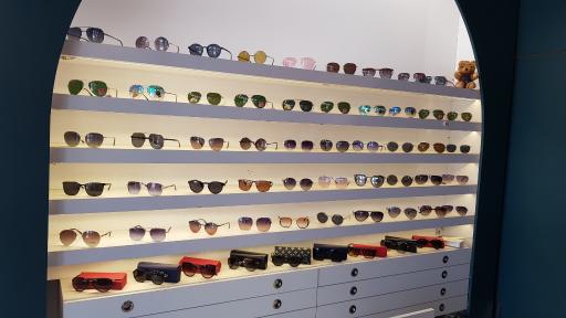 عکس عینک سازی و بینایی سنجی بارمان