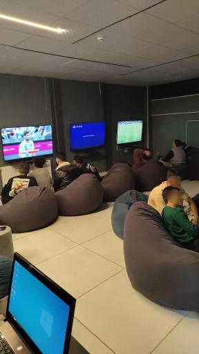 عکس کافه گیم رادیکال