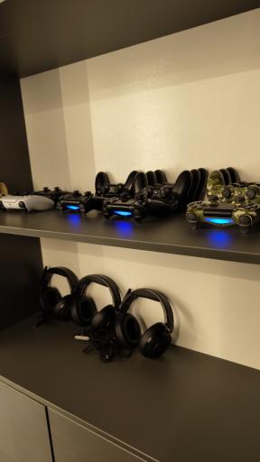 عکس کافه گیم رادیکال