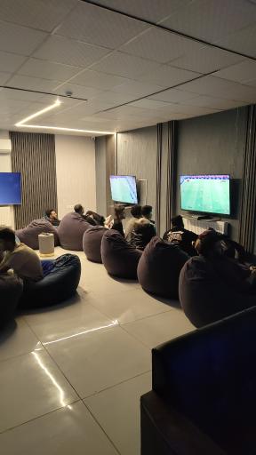 عکس کافه گیم رادیکال