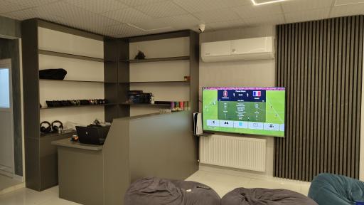 عکس کافه گیم رادیکال