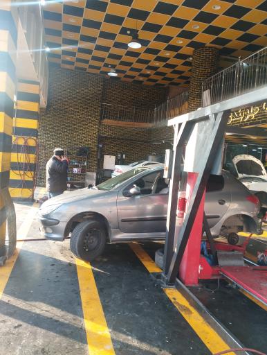 تعمیرگاه و جلوبندی سازی هادی شعبه 1