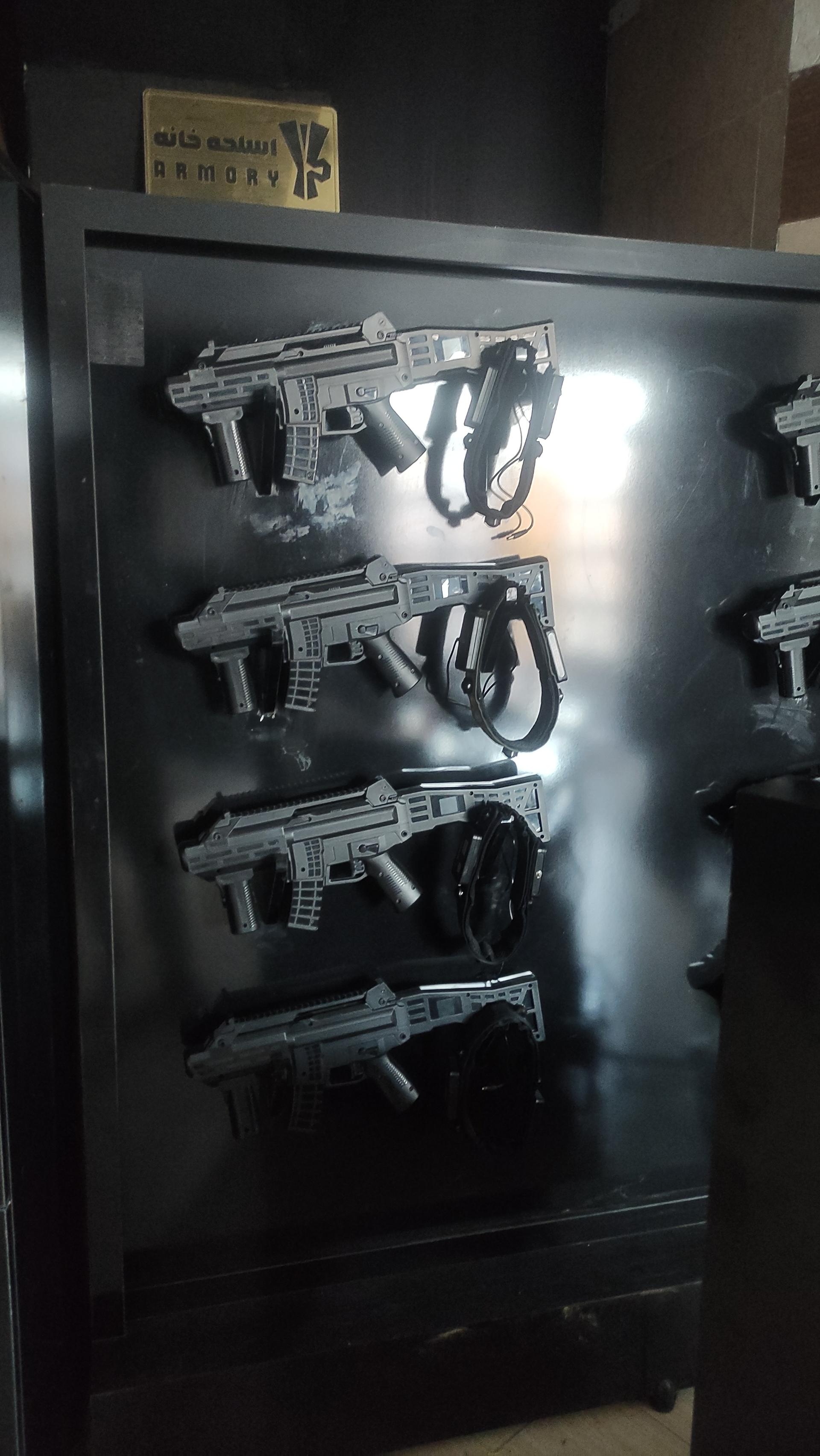 عکس باشگاه لیزر تگ گِرا