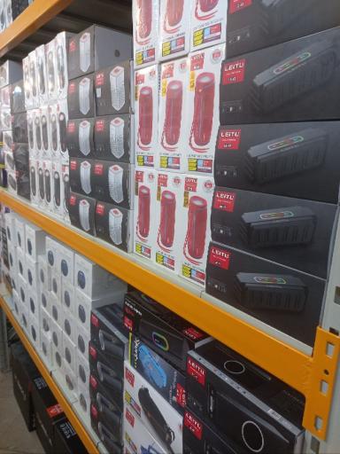 عکس پخش لوازم جانبی موبایل و کامپیوتر عقیق