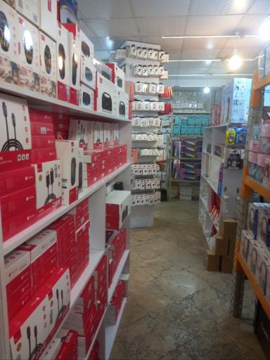 عکس پخش لوازم جانبی موبایل و کامپیوتر عقیق