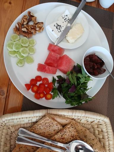 عکس کافه صبحانه عصرانه چنار