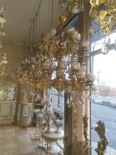 عکس فروشگاه لوستر برنزی نگین طلایی