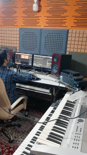 عکس استودیو و آموزشگاه موسیقی گرند