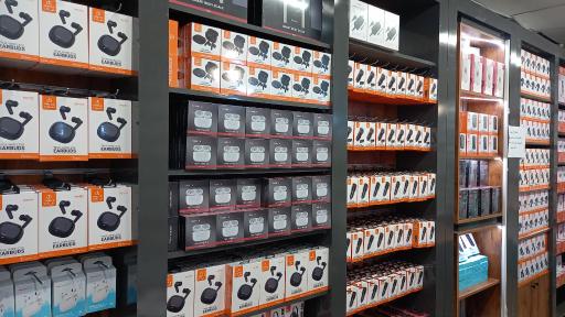 عکس پخش لوازم جانبی موبایل و کامپیوتر عقیق