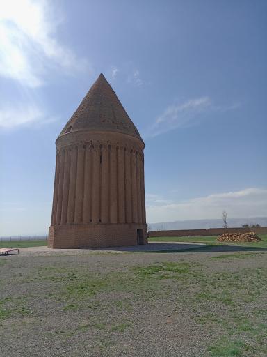 عکس برج رادکان