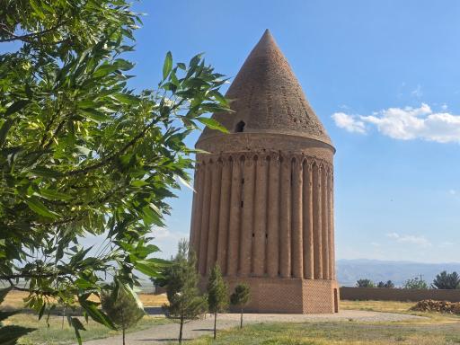 عکس برج رادکان