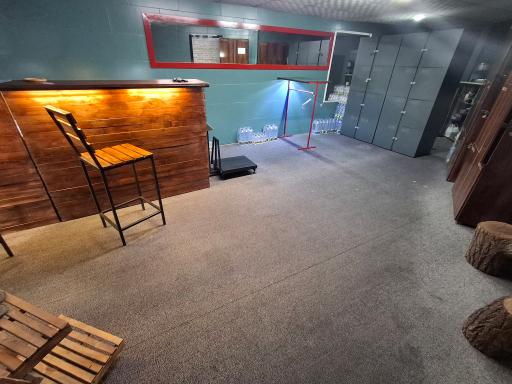 عکس باشگاه بدنسازی معینی 