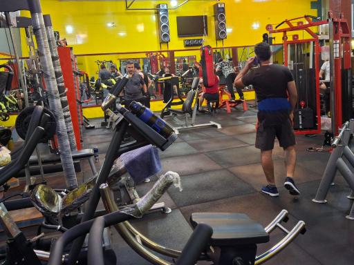 باشگاه بدنسازی معینی 