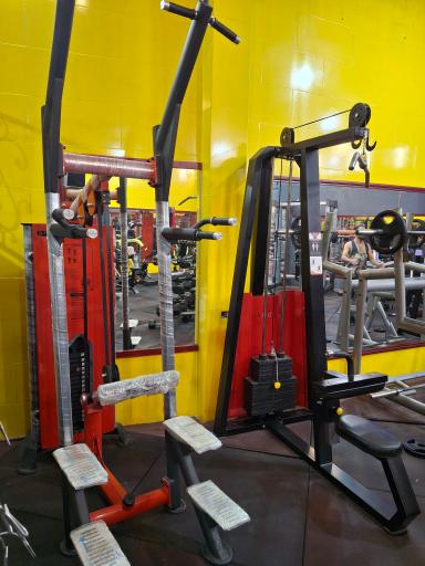 باشگاه بدنسازی معینی 