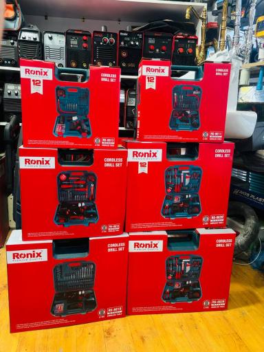 عکس رنگ و ابزار پرچیانی