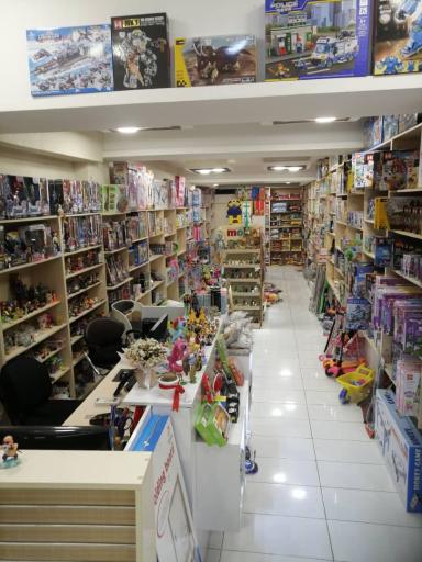 عکس اسباب بازی فروشی مسافر کوچولو