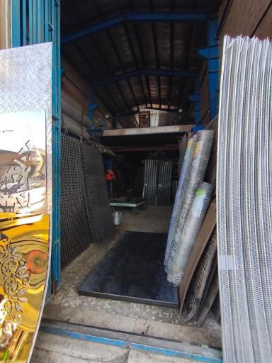 عکس فروشگاه بزرگ توری ایرانیان