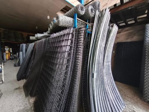 عکس فروشگاه بزرگ توری ایرانیان