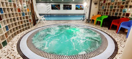 عکس مجموعه ورزشی و استخر آوا ویژه آقایان