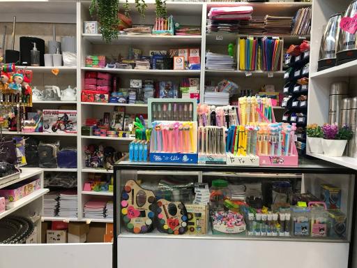 عکس ارزانسرای ظروف پلاستیک الهی