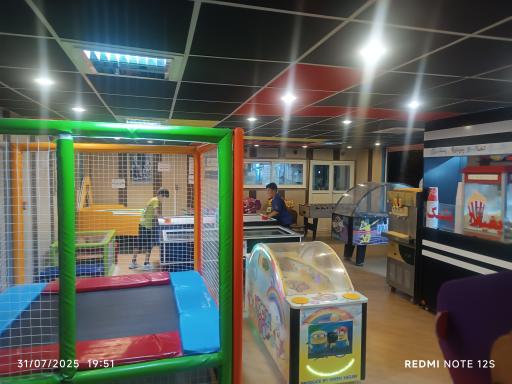 عکس سینما 4 بعدی