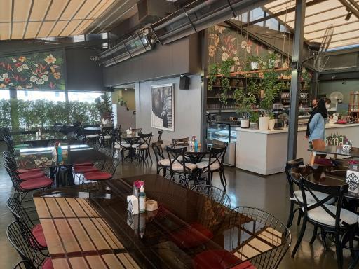 عکس کافه رستوران نگیما