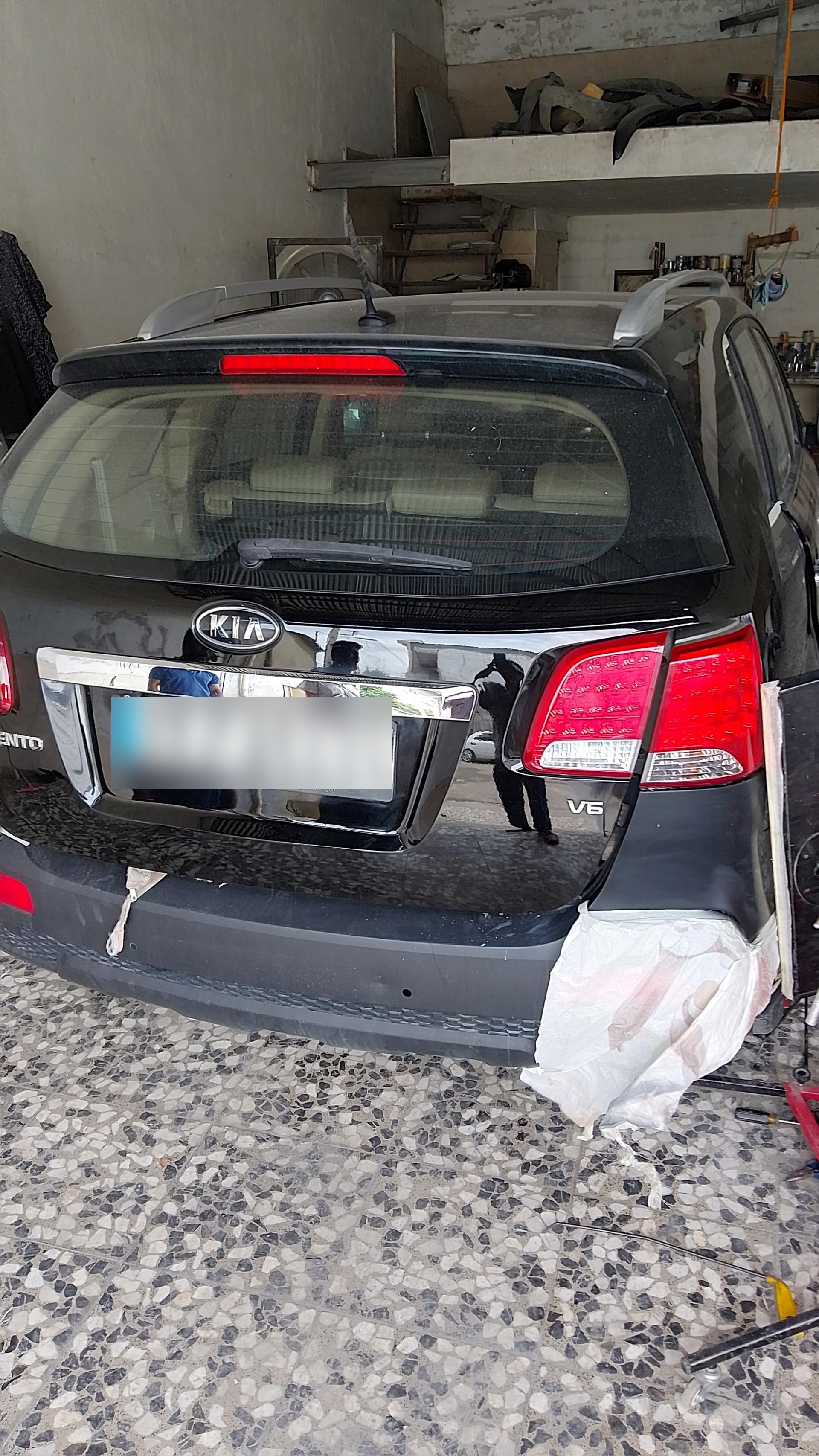 عکس نقاشی خودرو هادی علوی