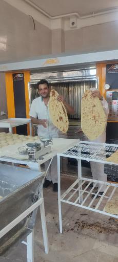 عکس نانوایی ولی عصر  ریحانی