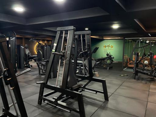 عکس آکادمی ورزشی ماسل لند
