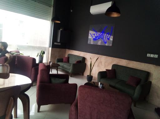 عکس کافه لیلیوم