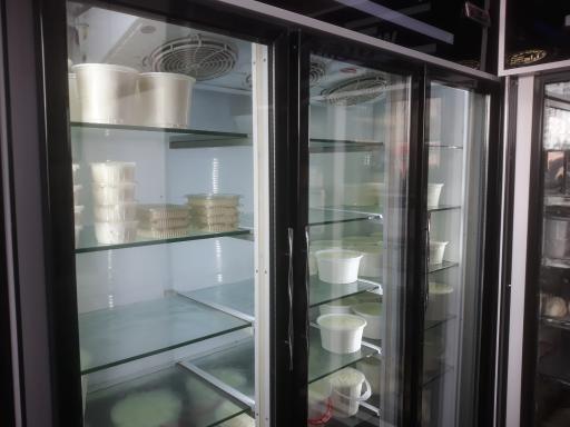 عکس لبنیات سنتی یزدی