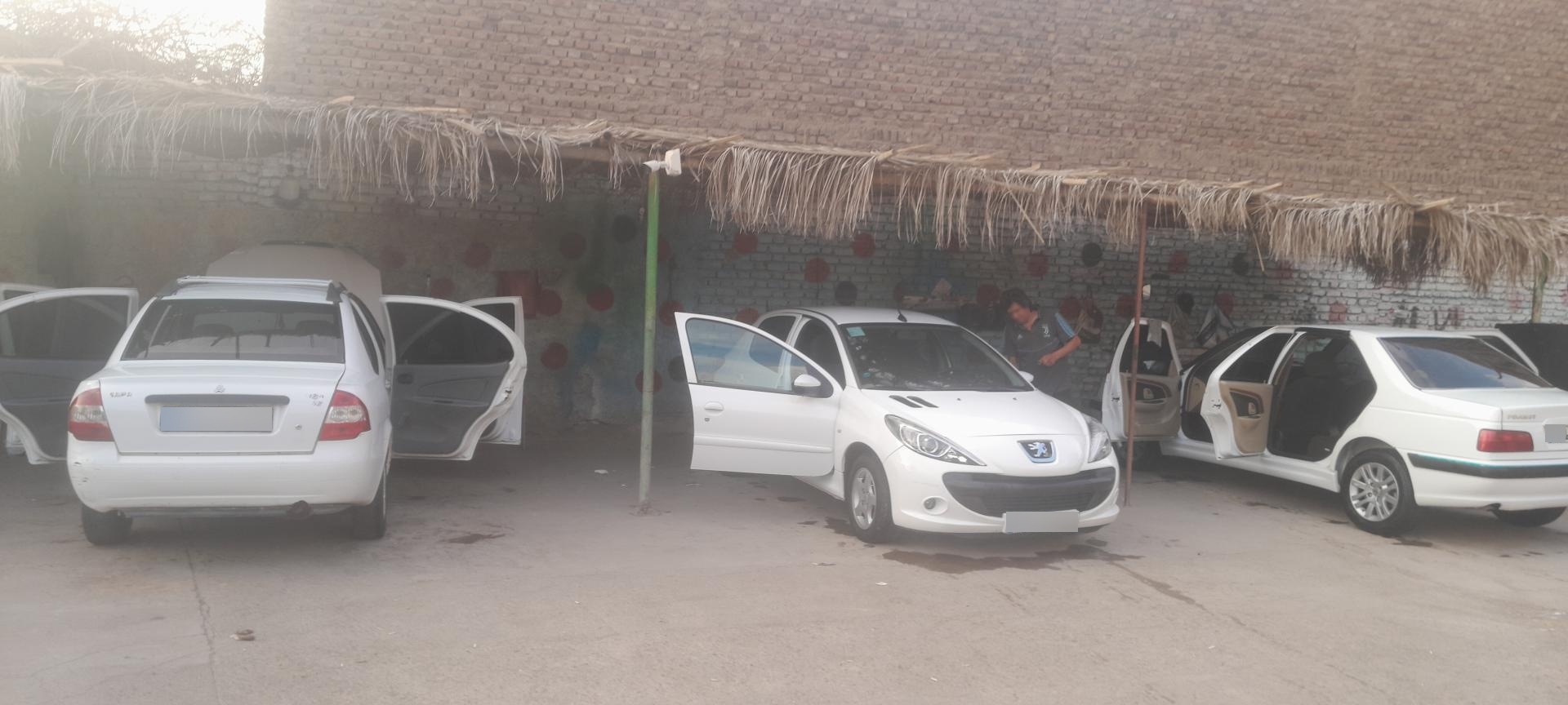 عکس جوان کارواش