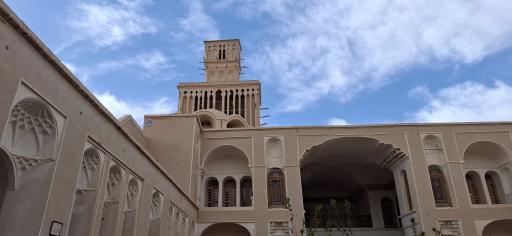 عکس اقامتگاه سنتی آقازاده