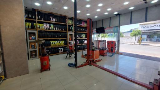 عکس فروشگاه لاستیک و اتوسرویس رالی